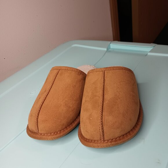 NWOT Cat & Jack™ Kids' Ellis Faux Suede Scuff Slippers Small 13/1 - Picture 3 of 5